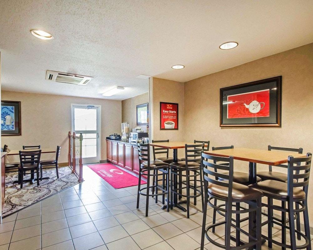 Econo Lodge Inn & Suites Evansville Stevenson Exterior photo