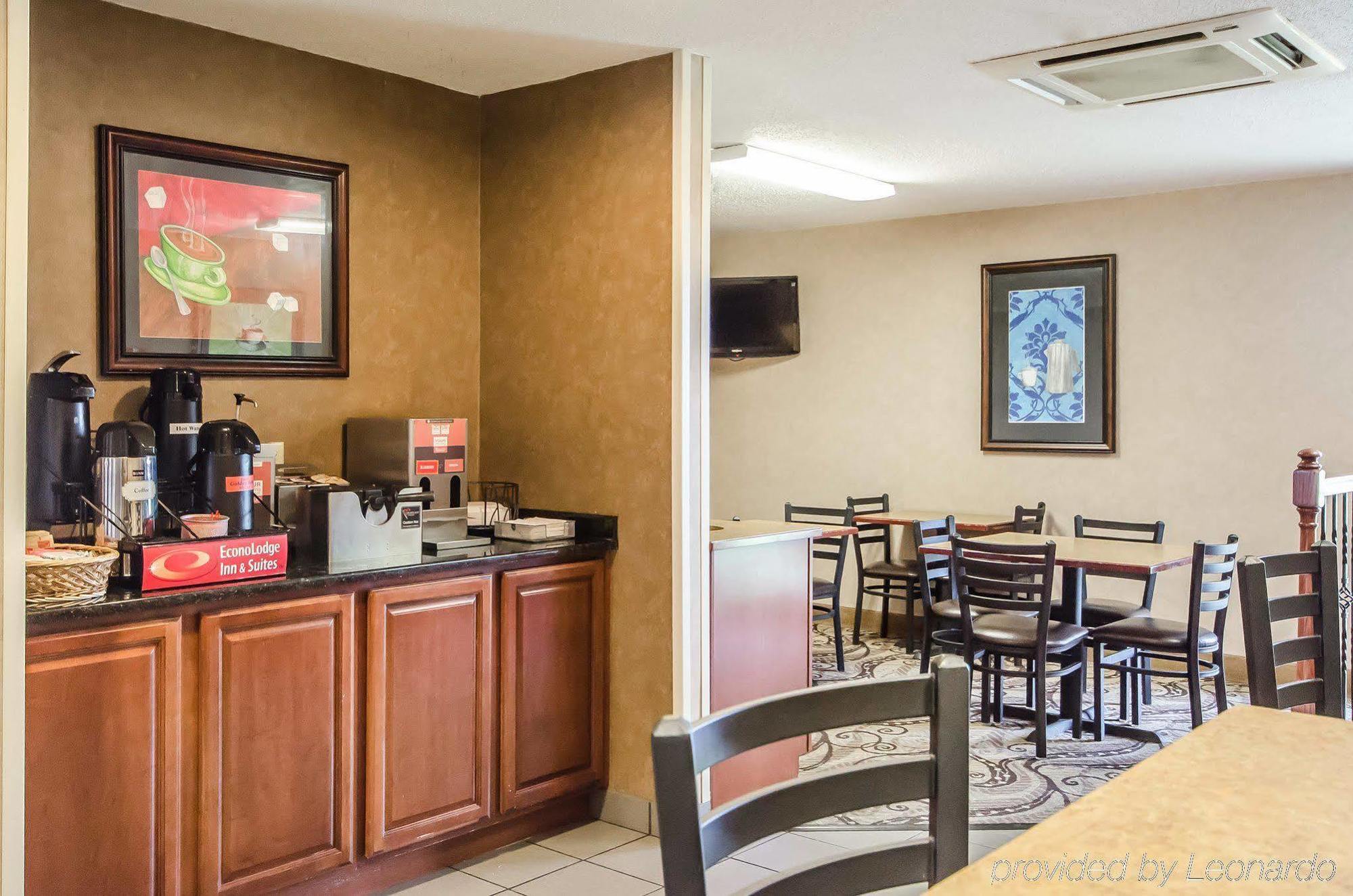 Econo Lodge Inn & Suites Evansville Stevenson Exterior photo